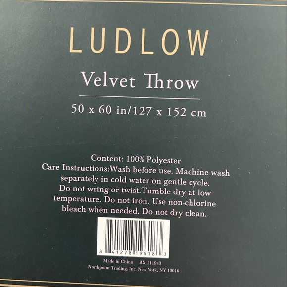 Ludlow 2 Piece Lightweight Velvet Throw Blanket Set Red and White Plaid NWT - Picture 5 of 7